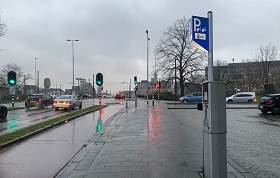 Een parkeerautomaat in Arnhem.