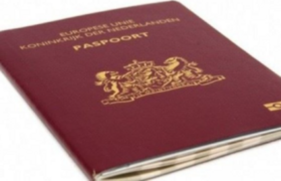 foto van een Nederlands paspoort