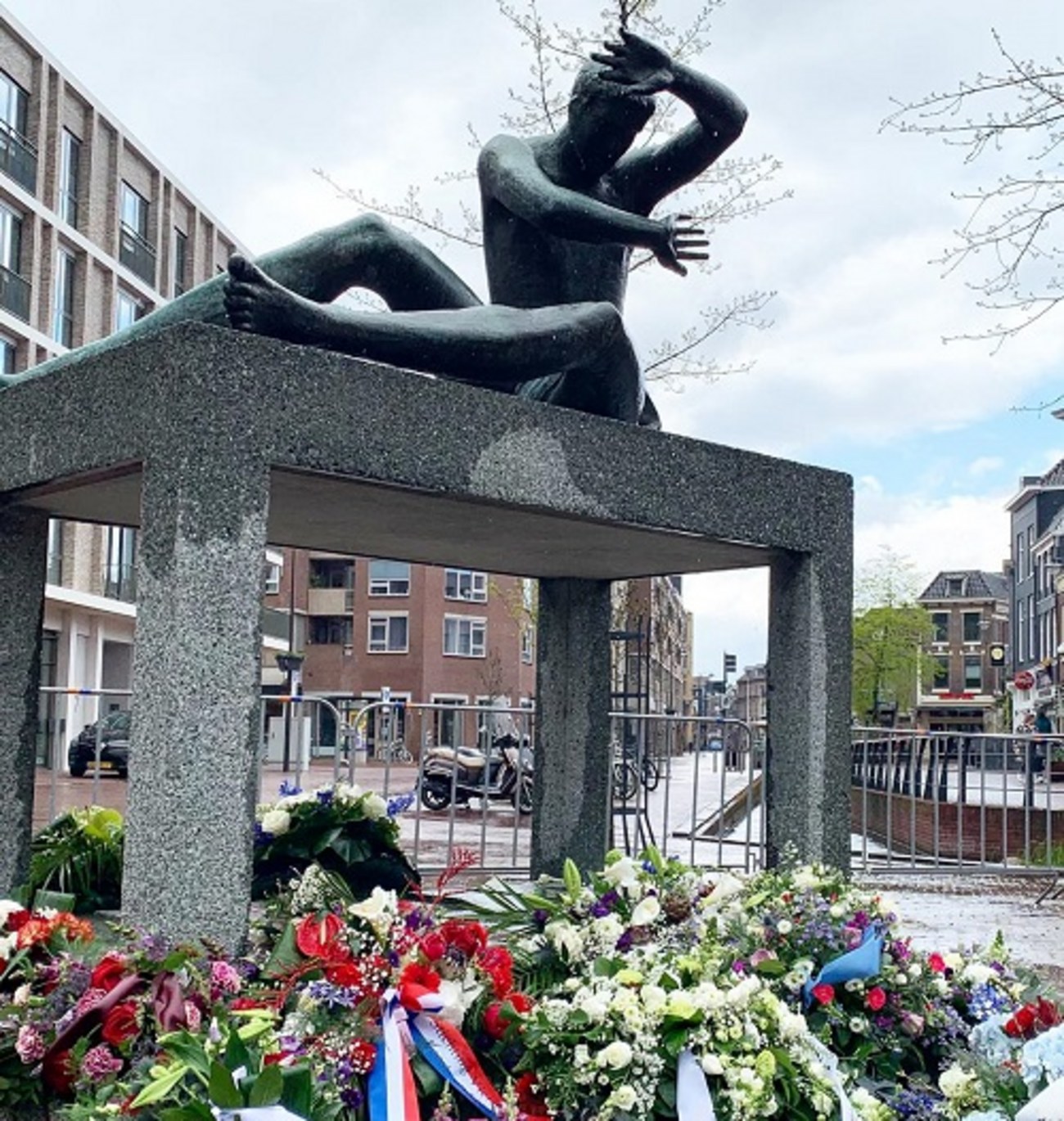 Herdenkingsmonument op het Audrey Hepburnplein