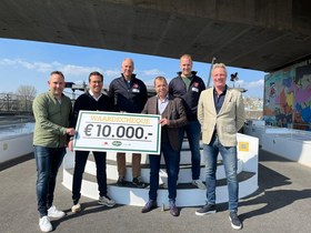 Overhandiging cheque van €10.000