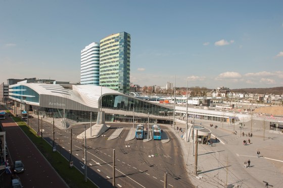 Foto van het Stationsplein.